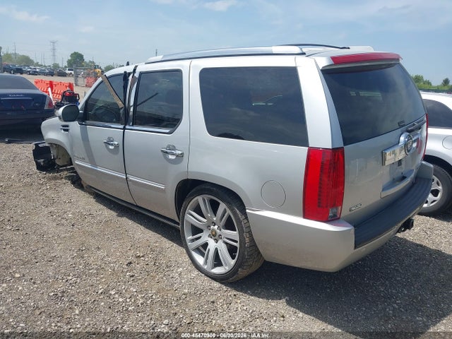 45470900 :رقم المزاد ، 1GYS4CEF0BR161162 vin ، 2011 Cadillac Escalade Premium مزاد بيع