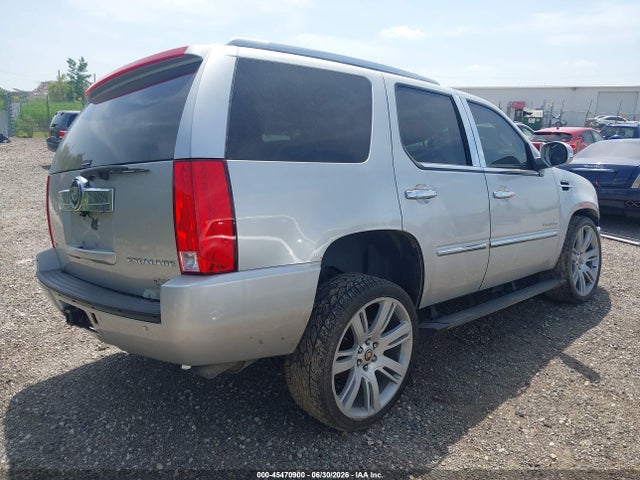 45470900 :رقم المزاد ، 1GYS4CEF0BR161162 vin ، 2011 Cadillac Escalade Premium مزاد بيع