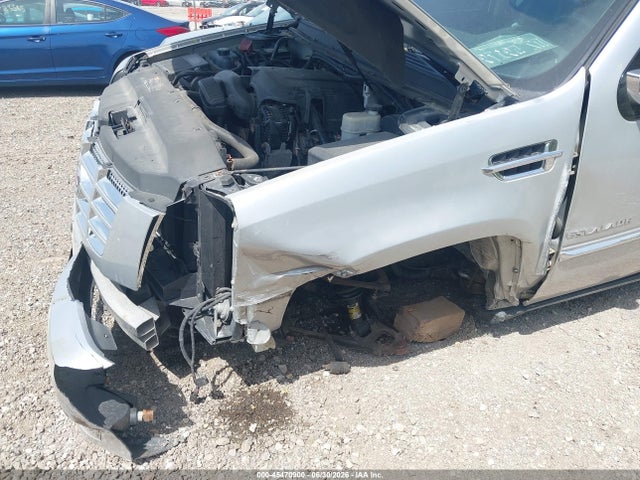 45470900 :رقم المزاد ، 1GYS4CEF0BR161162 vin ، 2011 Cadillac Escalade Premium مزاد بيع