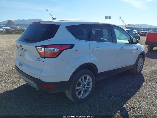1FMCU9GD4HUE18527 Ford ESCAPE SE
