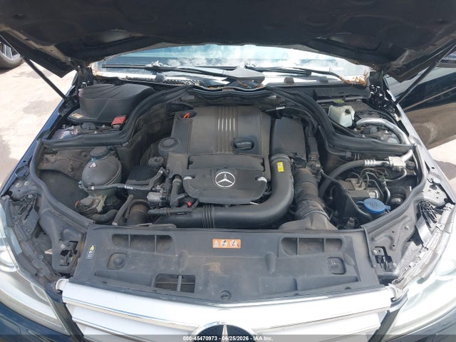 Продаж на аукціоні авто 2013 Mercedes-benz C 250, vin: WDDGJ4HB5DF956673, номер лоту: 45470973