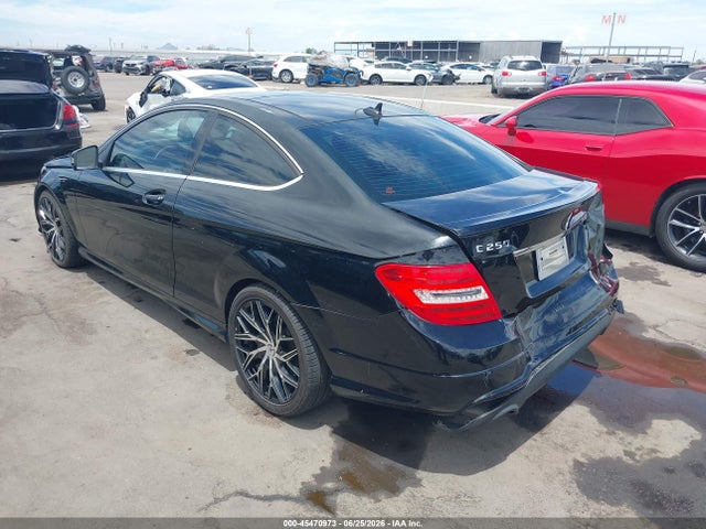 Продаж на аукціоні авто 2013 Mercedes-benz C 250, vin: WDDGJ4HB5DF956673, номер лоту: 45470973