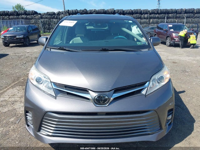 Toyota Sienna Xle 7 Passenger 2018 5TDDZ3DC9JS193468 Image 12