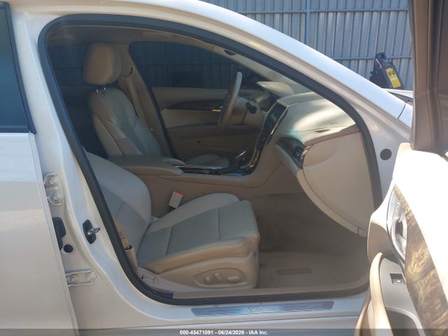45471091 :رقم المزاد ، 1G6AB5RX8F0105537 vin ، 2015 Cadillac Ats Luxury مزاد بيع