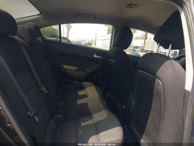 KIA FORTE LX 2017 3KPFK4A72HE044124 Image 8