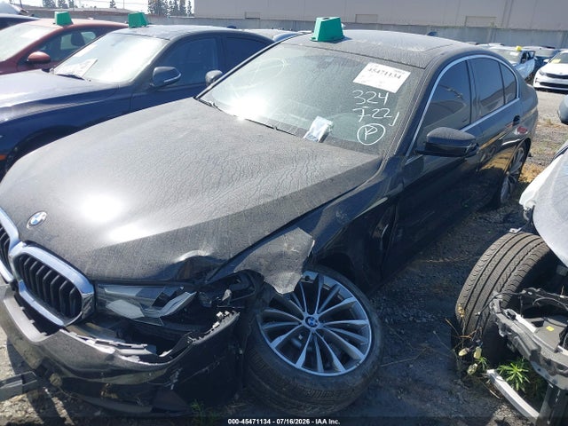 BMW 530I 2021 WBA53BH05MWW92236 Image 2