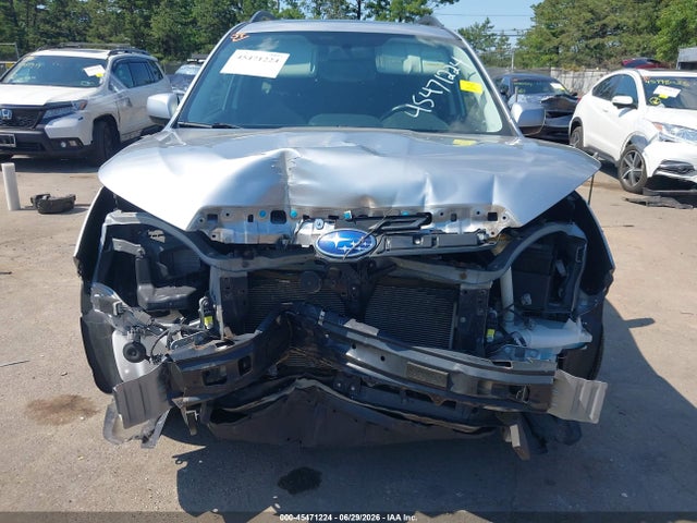 45471224 :رقم المزاد ، JF2SJAECXJH457417 vin ، 2018 Subaru Forester 2.5i Premium مزاد بيع