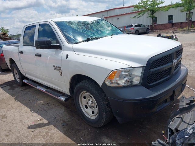 45471301 :رقم المزاد ، 1C6RR6KG6FS608300 vin ، 2015 Ram 1500 Tradesman مزاد بيع