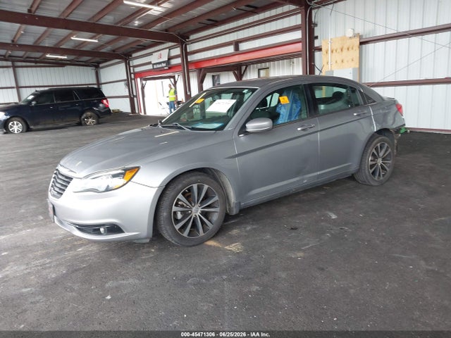 2014 Chrysler 200 Touring მანქანა იყიდება აუქციონზე, vin: 1C3CCBBG0EN128649, აუქციონის ნომერი: 45471306