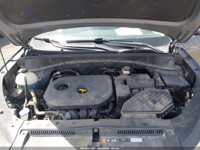 KM8J2CA40JU680957 Hyundai TUCSON SE