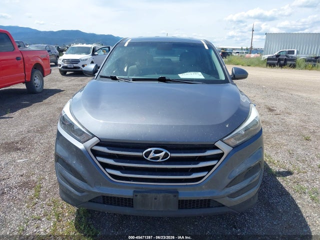 KM8J2CA40JU680957 Hyundai TUCSON SE