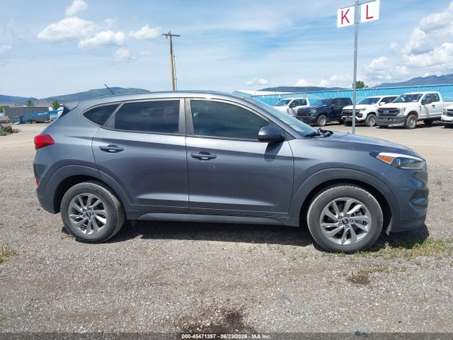 KM8J2CA40JU680957 Hyundai TUCSON SE