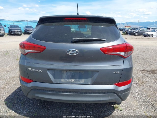 KM8J2CA40JU680957 Hyundai TUCSON SE