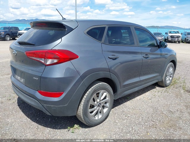 KM8J2CA40JU680957 Hyundai TUCSON SE