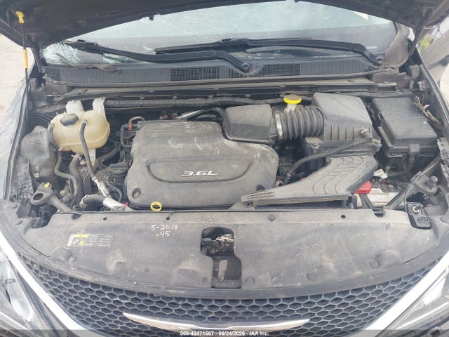 Chrysler Pacifica Touring-l 2017 2C4RC1BGXHR820277 Image 10
