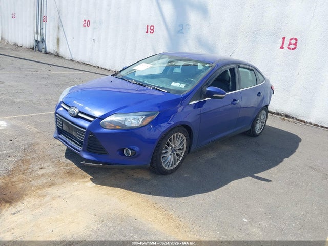 Ford Focus Titanium 2014 1FADP3J23EL221330 Image 2