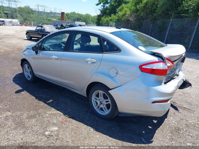 Ford FIESTA SE 2018 3FADP4BJ4JM133374 Image 3