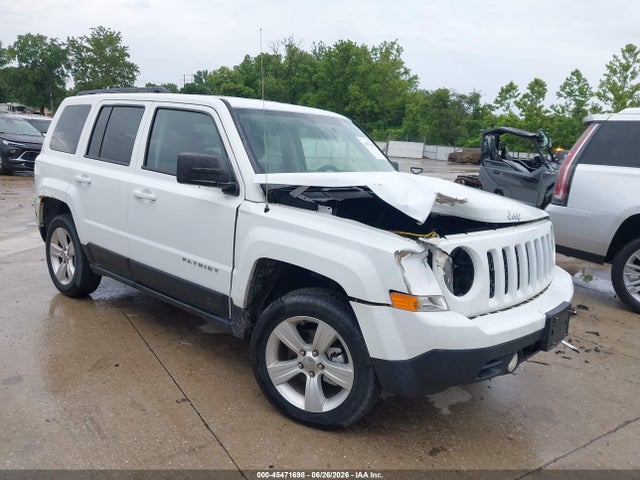 2015 Jeep Patriot Latitude მანქანა იყიდება აუქციონზე, vin: 1C4NJRFB8FD283992, აუქციონის ნომერი: 45471698