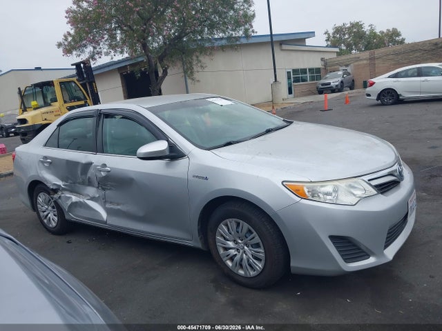 4T1BD1FK1EU104987 Toyota Camry Hybrid Le