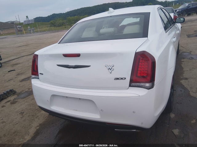 45471711 :رقم المزاد ، 2C3CCASG6PH677682 vin ، 2023 Chrysler 300 Touring L Awd مزاد بيع