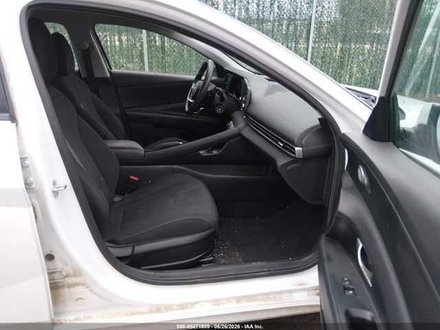 5NPLL4AGXMH049318 Hyundai ELANTRA SE
