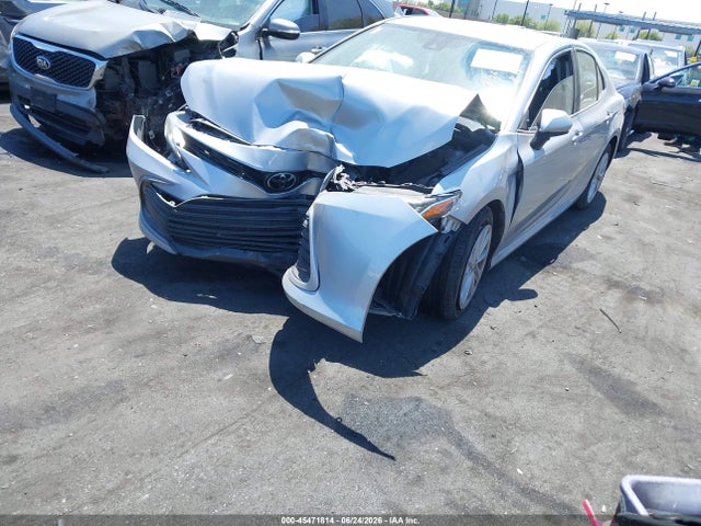 Toyota CAMRY LE 2022 4T1C11AKXNU719123 Image 2