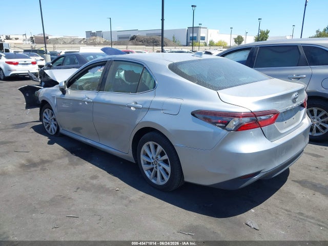 Toyota CAMRY LE 2022 4T1C11AKXNU719123 Image 3