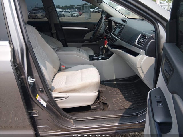 45471866 :رقم المزاد ، 5TDZARFH0KS057403 vin ، 2019 Toyota Highlander Le مزاد بيع