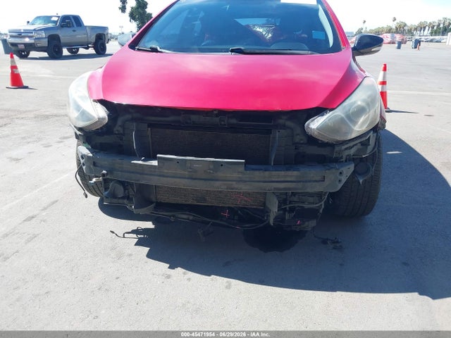 2015 Hyundai Elantra Gt მანქანა იყიდება აუქციონზე, vin: KMHD35LH3FU240812, აუქციონის ნომერი: 45471954