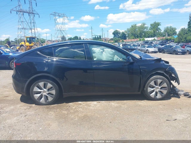 2022 Tesla Model Y Long Range Dual Motor All-wheel Drive მანქანა იყიდება აუქციონზე, vin: 7SAYGDEE6NA008493, აუქციონის ნომერი: 45471984