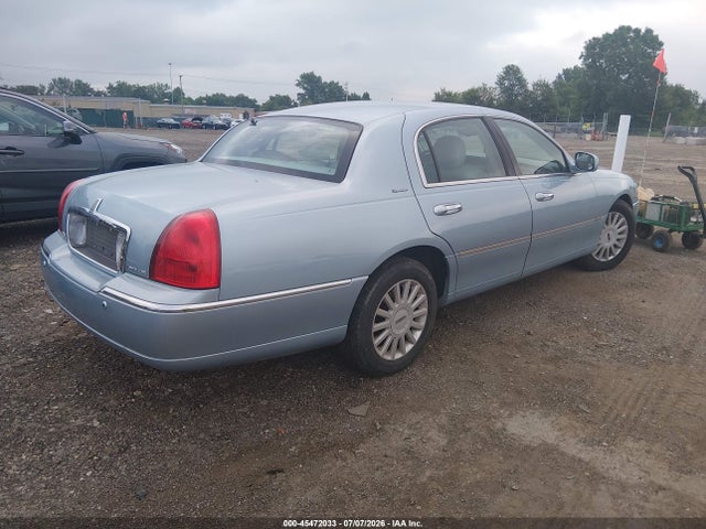 Auction sale of the 2005 Lincoln Town Car Signature, vin: 1LNHM81W85Y605977, lot number: 45472033