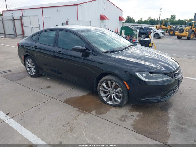 2015 Chrysler 200 S მანქანა იყიდება აუქციონზე, vin: 1C3CCCBG3FN581140, აუქციონის ნომერი: 45472054