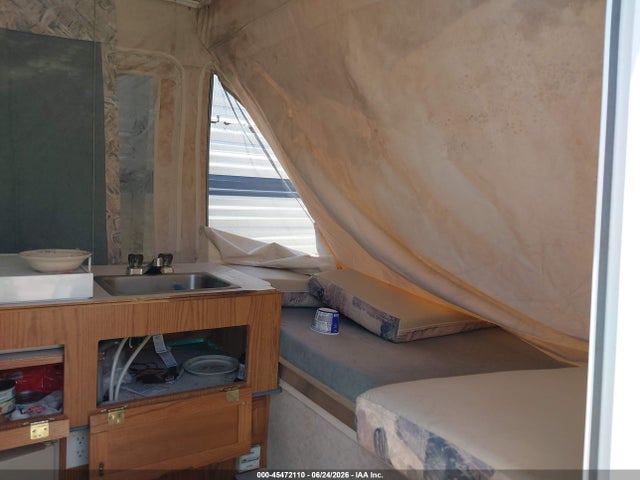 1999 Jayco Camper მანქანა იყიდება აუქციონზე, vin: 1UJAJ01H7X13G0100, აუქციონის ნომერი: 45472110