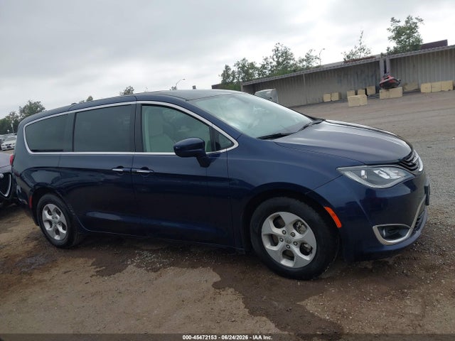 Chrysler Pacifica Hybrid Touring Plus 2018 2C4RC1H79JR236546 Image 13