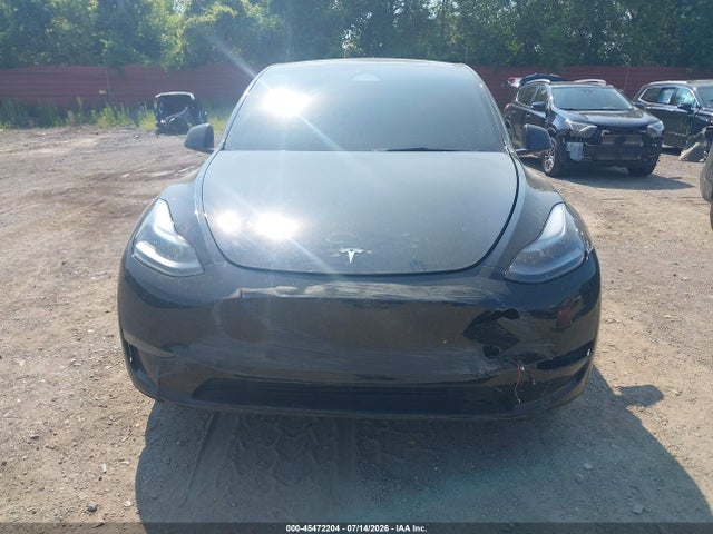 2025 Tesla Model Y Long Range Dual Motor Rear-wheel Drive მანქანა იყიდება აუქციონზე, vin: 7SAYGDED4SF313044, აუქციონის ნომერი: 45472204