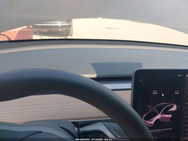 2025 Tesla Model Y Long Range Dual Motor Rear-wheel Drive მანქანა იყიდება აუქციონზე, vin: 7SAYGDED4SF313044, აუქციონის ნომერი: 45472204