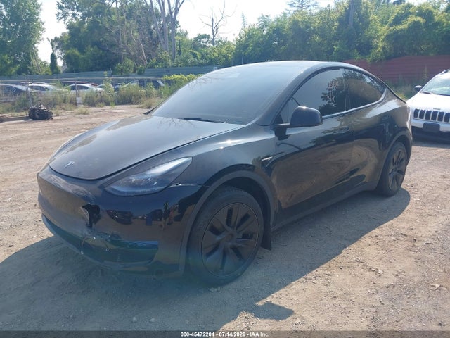 2025 Tesla Model Y Long Range Dual Motor Rear-wheel Drive მანქანა იყიდება აუქციონზე, vin: 7SAYGDED4SF313044, აუქციონის ნომერი: 45472204