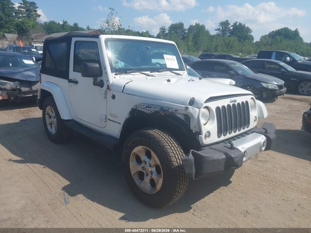 45472211 :رقم المزاد ، 1C4GJWBG1EL196173 vin ، 2014 Jeep Wrangler Sahara مزاد بيع