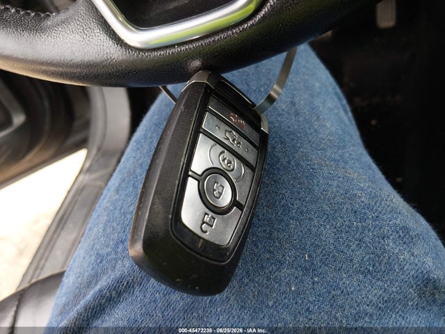 45472238 :رقم المزاد ، 3FA6P0T91HR176525 vin ، 2017 Ford Fusion Se مزاد بيع