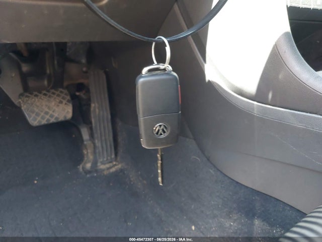 2016 Volkswagen Beetle 1.8t Se მანქანა იყიდება აუქციონზე, vin: 3VWJ17ATXGM616960, აუქციონის ნომერი: 45472307