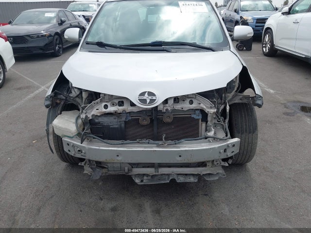 Scion XD 2014 JTKKUPB48E1040200 Image 6