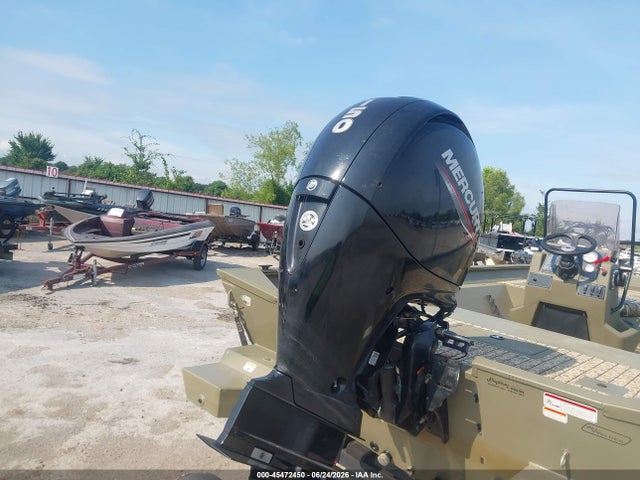 45472450 :رقم المزاد ، BUJ49060I122 vin ، 2022 Tracker Marine 21' مزاد بيع