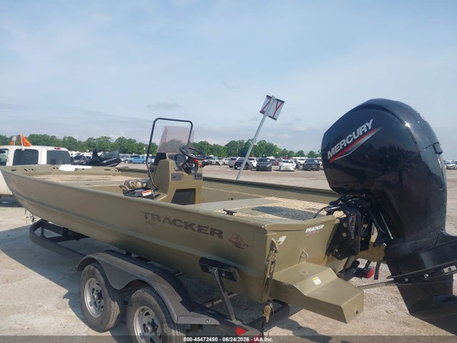 45472450 :رقم المزاد ، BUJ49060I122 vin ، 2022 Tracker Marine 21' مزاد بيع