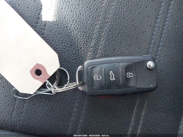 45472549 :رقم المزاد ، 3VW4T7AJ0HM306033 vin ، 2017 Volkswagen Jetta Gli مزاد بيع