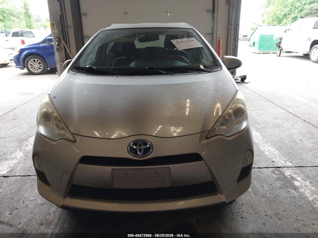 Toyota Prius C Two 2014 JTDKDTB39E1558257 Image 11