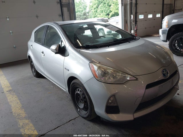 Toyota Prius C Two 2014 JTDKDTB39E1558257 Image 6