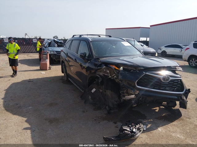 2024 Toyota Highlander Xle მანქანა იყიდება აუქციონზე, vin: 5TDKDRAH7RS052127, აუქციონის ნომერი: 45472641