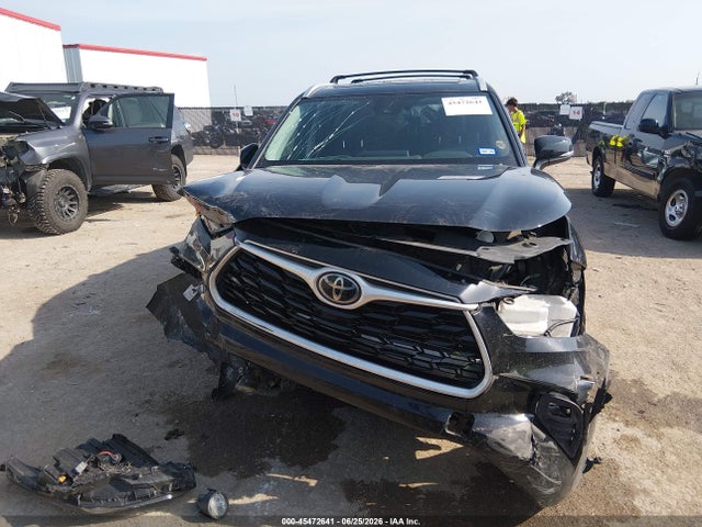 2024 Toyota Highlander Xle მანქანა იყიდება აუქციონზე, vin: 5TDKDRAH7RS052127, აუქციონის ნომერი: 45472641