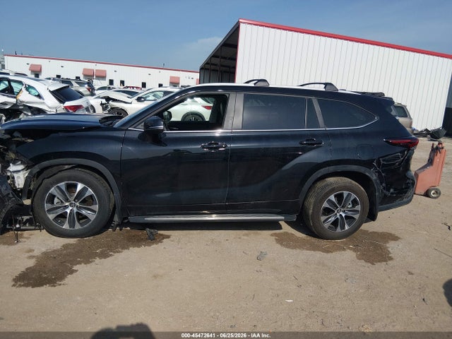 2024 Toyota Highlander Xle მანქანა იყიდება აუქციონზე, vin: 5TDKDRAH7RS052127, აუქციონის ნომერი: 45472641