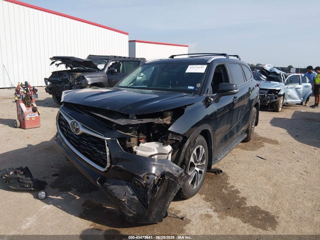 2024 Toyota Highlander Xle მანქანა იყიდება აუქციონზე, vin: 5TDKDRAH7RS052127, აუქციონის ნომერი: 45472641